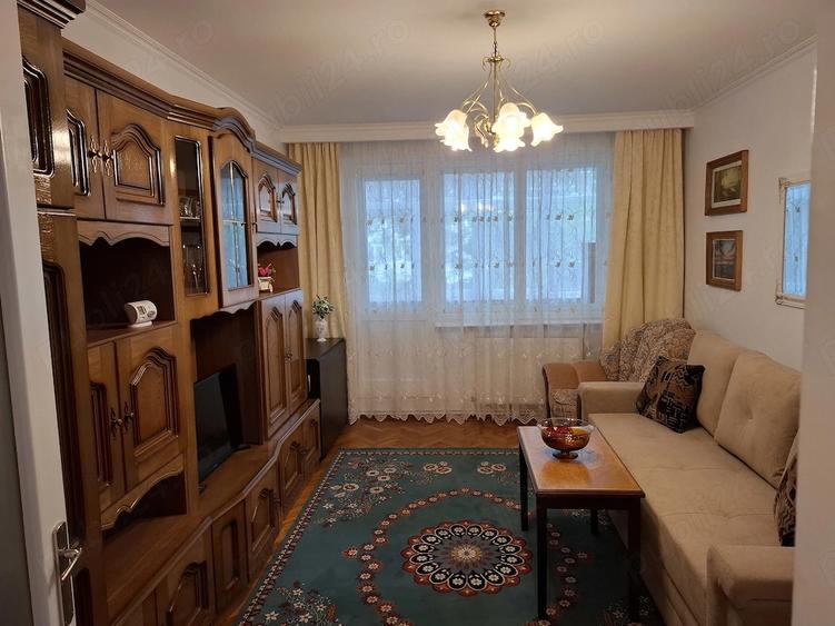 Apartament cu 3 camere decomandat în George Enescu