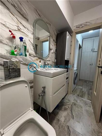 Garsonieră decomandată, mobilată în Sud