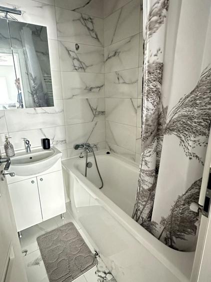 Apartament cu 2 camere în Apărătorii Patriei