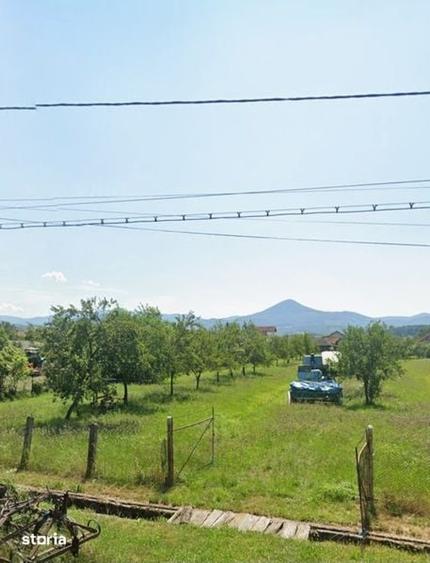 Teren de 2200 mp, în Vama