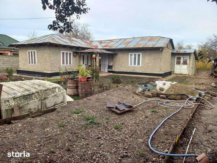 Casă cu 4 camere cu Teren 1600 Mp în Fundeni