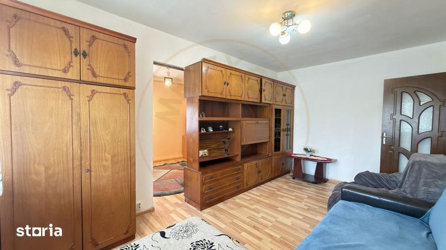 Apartament cu 2 camere semidecomandat, mobilat în Central