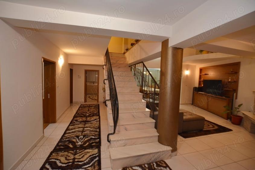 Casă cu 6 camere cu Teren 680 Mp în Găvana