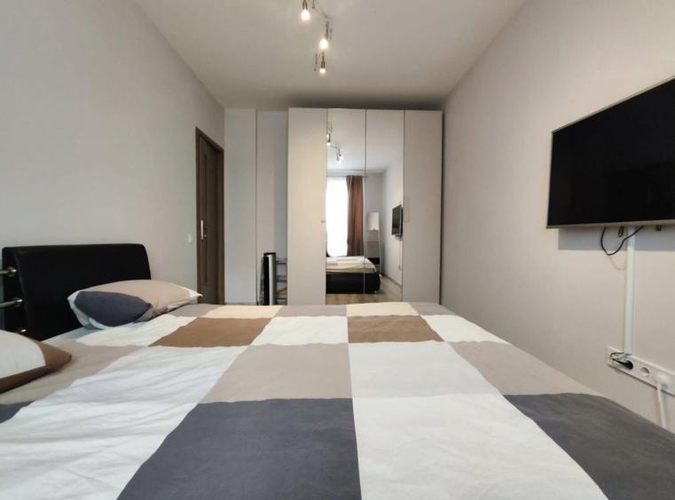Apartament cu 2 camere decomandat în Central