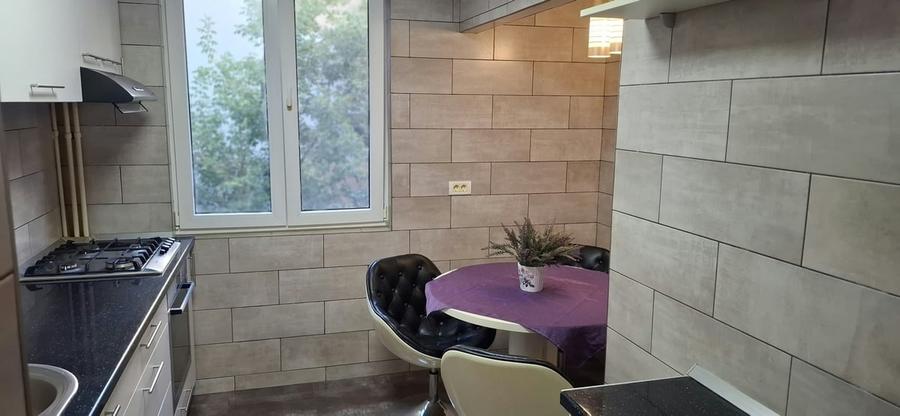 Apartament decomandat în Drumul Taberei