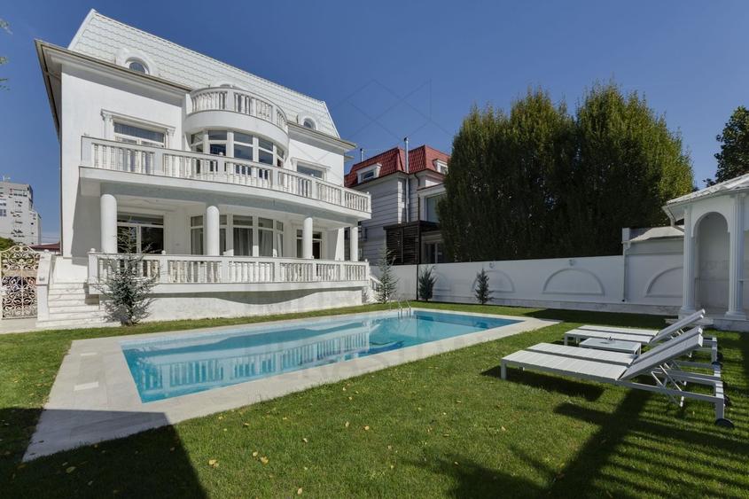 Casă individuală cu 14 camere cu Piscina în Herăstrău