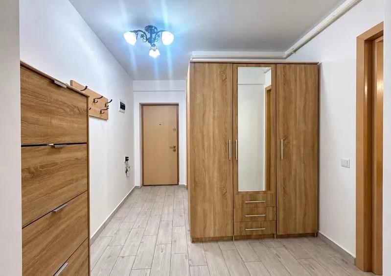 Apartament cu 2 camere decomandat, mobilat în Tractorul