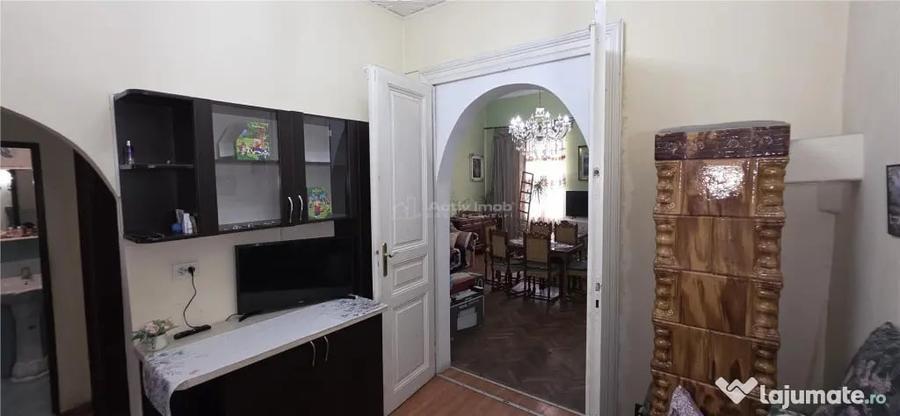 Apartament cu 4 camere decomandat în Fabric