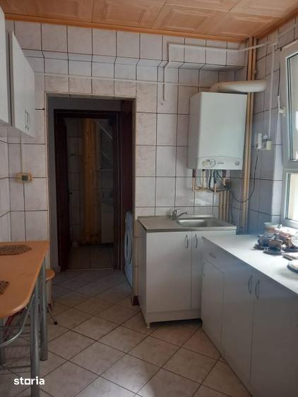 Apartament cu 3 camere semidecomandat în Central