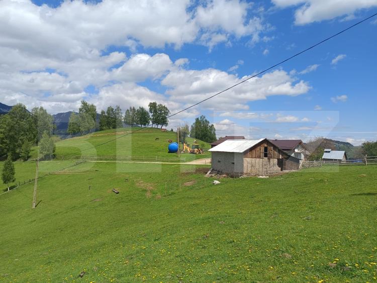 Casă individuală cu 2 camere cu Teren 4807 Mp în Peștera