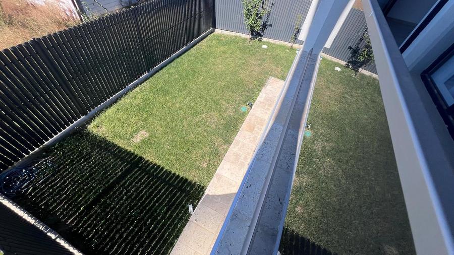 Casă cu 4 camere cu Canalizare în Prelungirea Ghencea