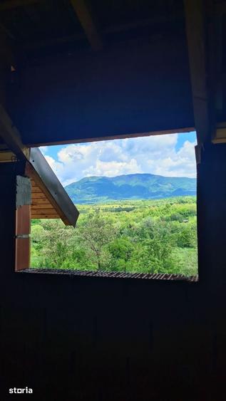 Casă cu Teren 1183 Mp în Corbeni