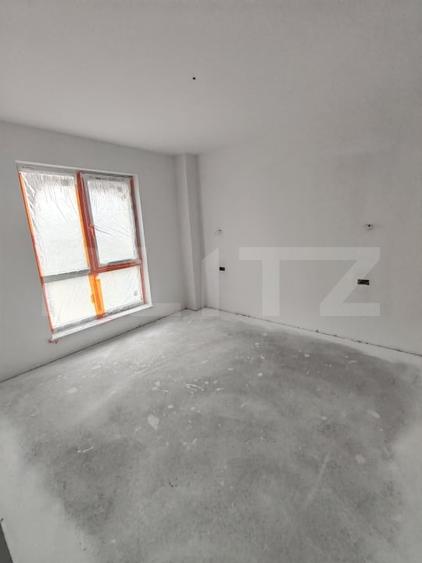 Apartament cu 3 camere decomandat în Exterior Vest