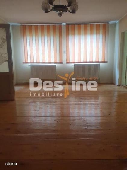 Casă cu 4 camere cu Teren 1280 Mp în Central