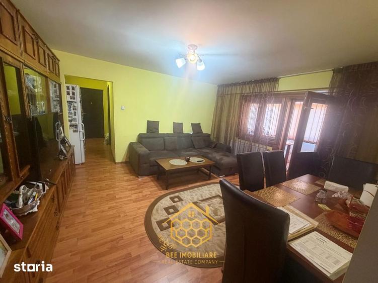 Apartament cu 3 camere în Rovine