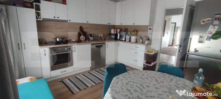 Apartament cu 3 camere decomandat, mobilat în Burdujeni