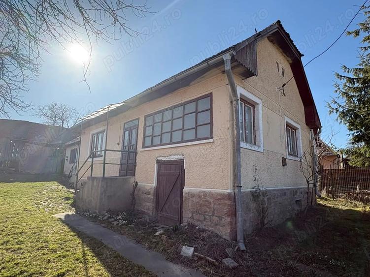 Casă cu 4 camere cu Teren 1250 Mp în Valea Crișului