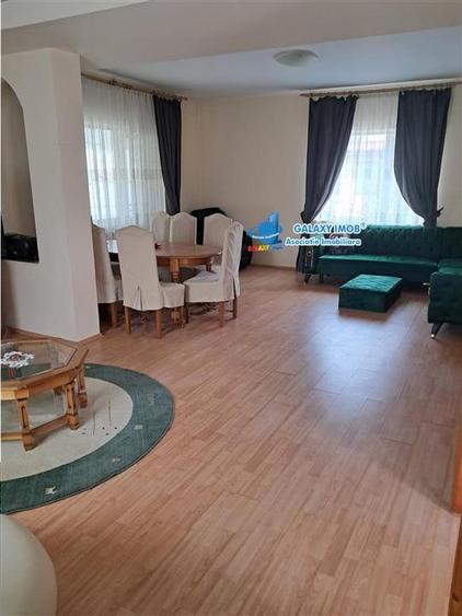 Casă cu 6 camere cu Garaj în Trivale