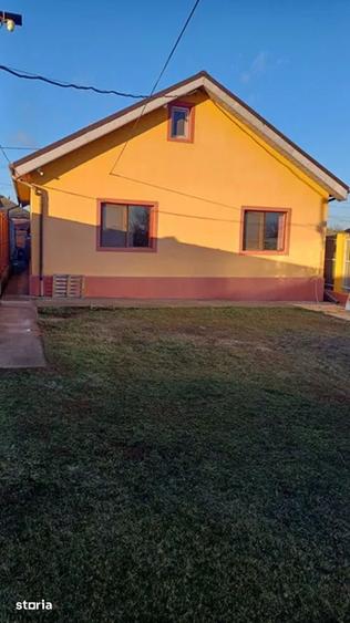 Casă cu 3 camere cu Teren 875 Mp în Lumina