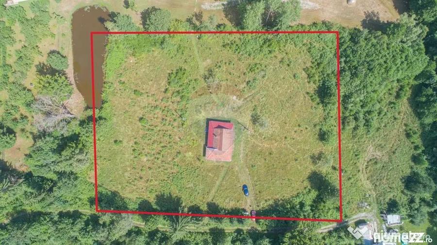 Casă cu 3 camere cu Teren 8100 Mp în Ucea