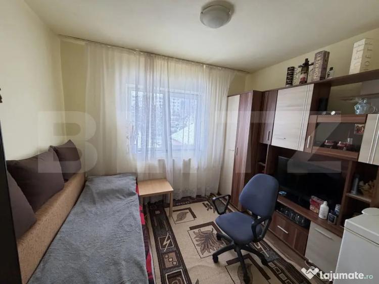 Apartament cu 4 camere decomandat în Central