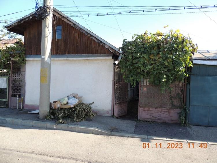 Casă individuală cu 6 camere cu Teren 186.75999450684 Mp în Mihai Bravu