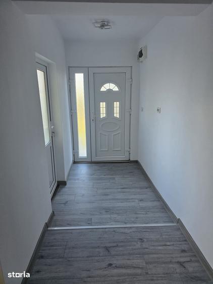 Casă cu 2 camere cu Teren 1300 Mp în Davidești