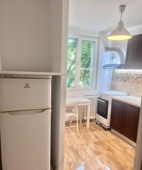 Apartament cu 2 camere decomandat, mobilat în Politehnica