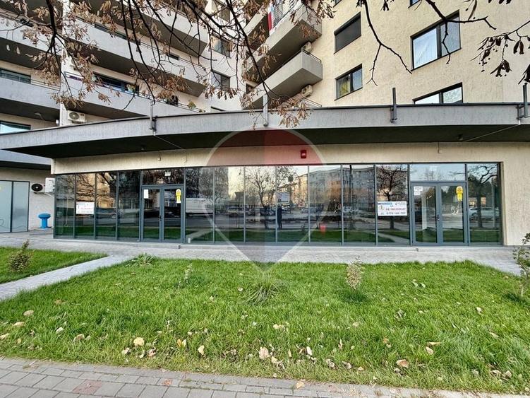 Spațiu comercial, de 270 mp, în Nord