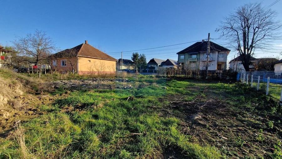 Teren Construcții intravilan de 2500 mp, în Săsar
