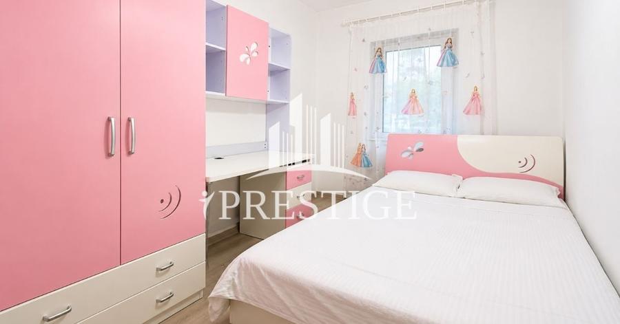 Apartament cu 3 camere semidecomandat, mobilat în Mihai Viteazul