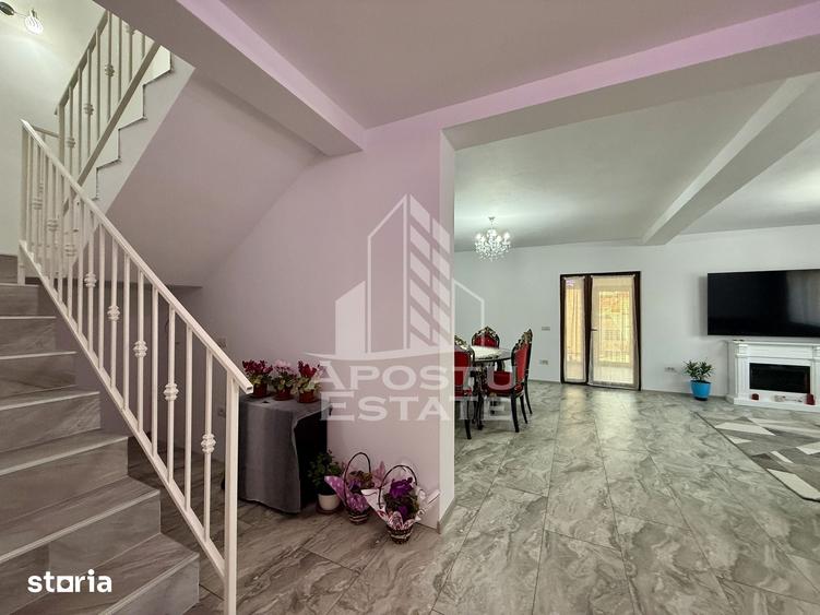 Casă cu 4 camere decomandat cu Teren 430 Mp în Plopi