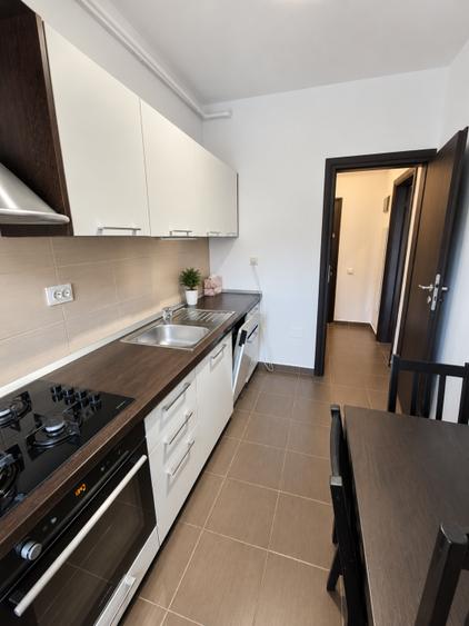 Apartament cu 2 camere semidecomandat, mobilat în 13 Septembrie