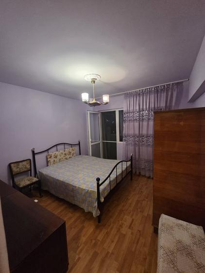 Apartament cu 3 camere decomandat în Colentina