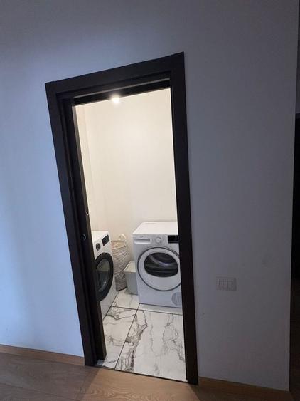 Apartament cu 3 camere decomandat în Roșu