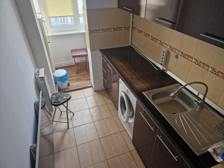Apartament cu 2 camere semidecomandat în Sârbi