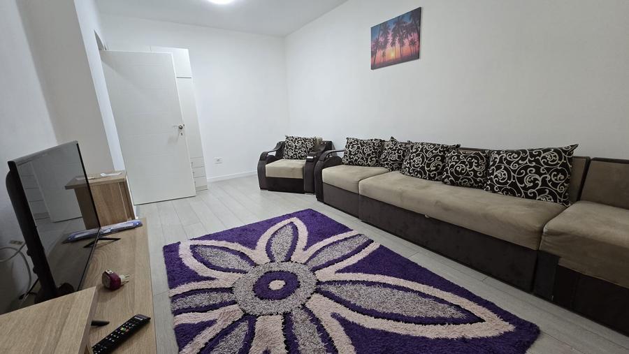 Apartament cu 2 camere decomandat în Carrefour