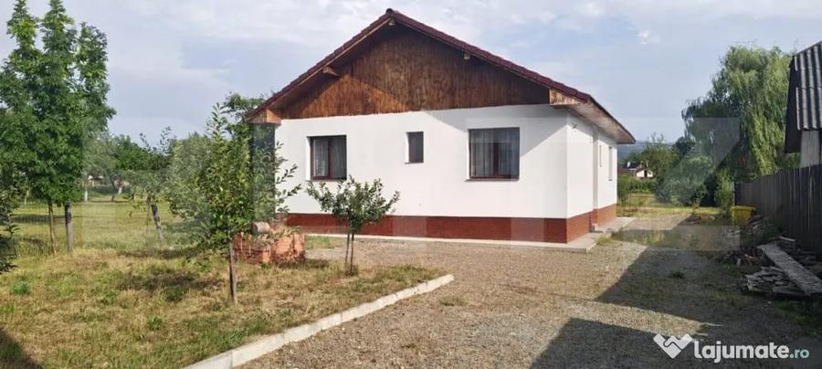 Casă cu 3 camere cu Teren 700 Mp în Central