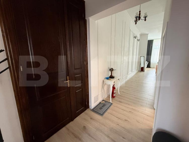 Apartament cu 3 camere semidecomandat, mobilat în Central