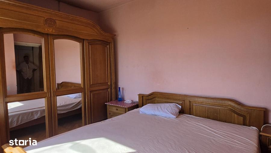 Apartament cu 3 camere decomandat în Griviței