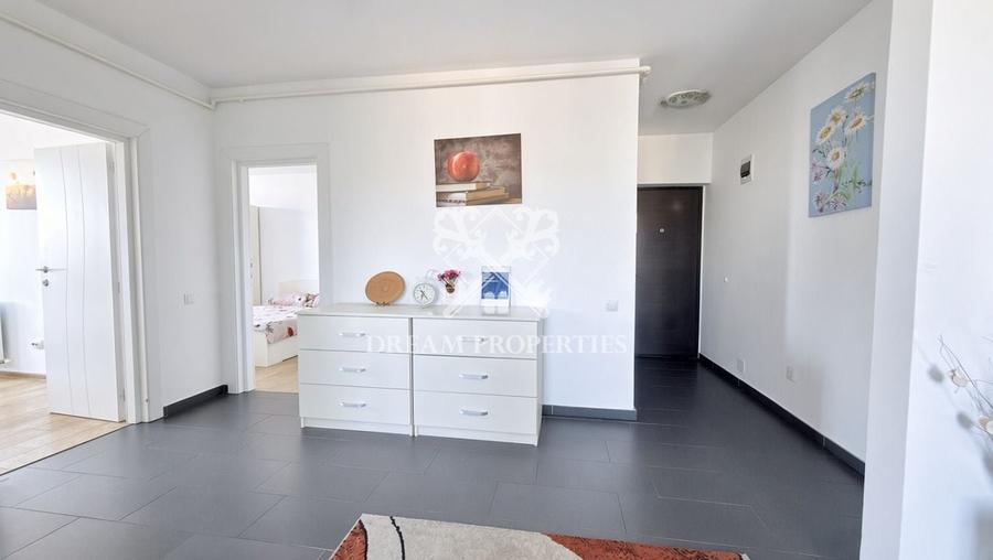 Apartament cu 3 camere semidecomandat, mobilat în Florești