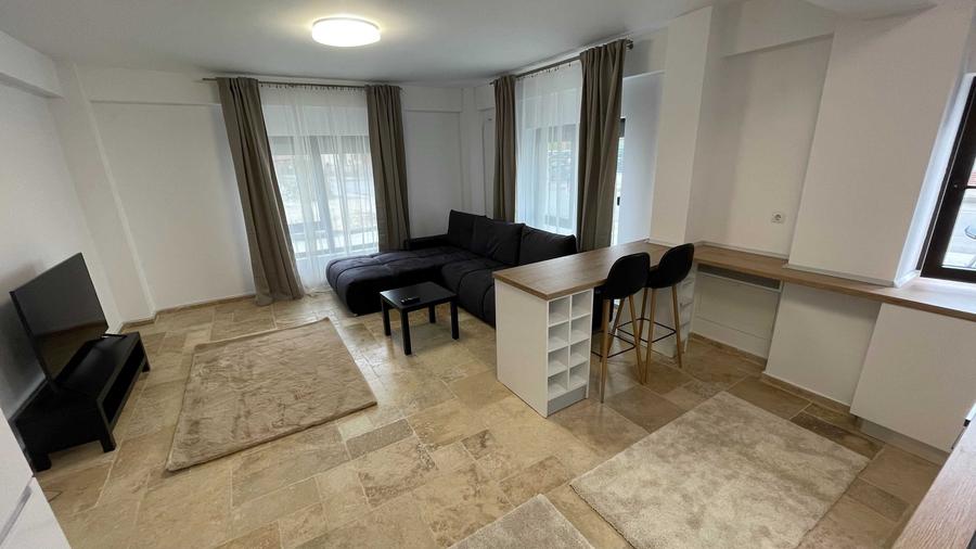 Apartament cu 2 camere decomandat în Central
