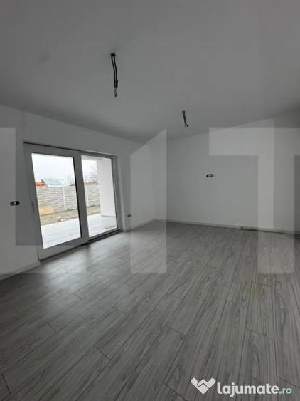 Casă cu 4 camere cu Teren 650 Mp în Peciu Nou