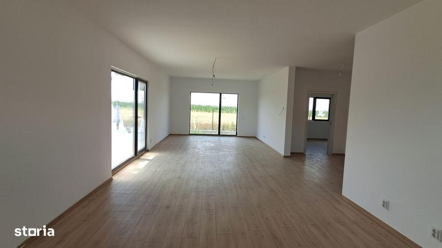 Casă cu 3 camere în Prejmer
