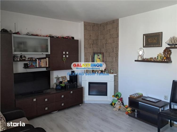 Apartament cu 3 camere decomandat, mobilat în Bradu