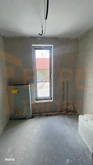 Casă cu 5 camere cu Teren 394 Mp în Agigea
