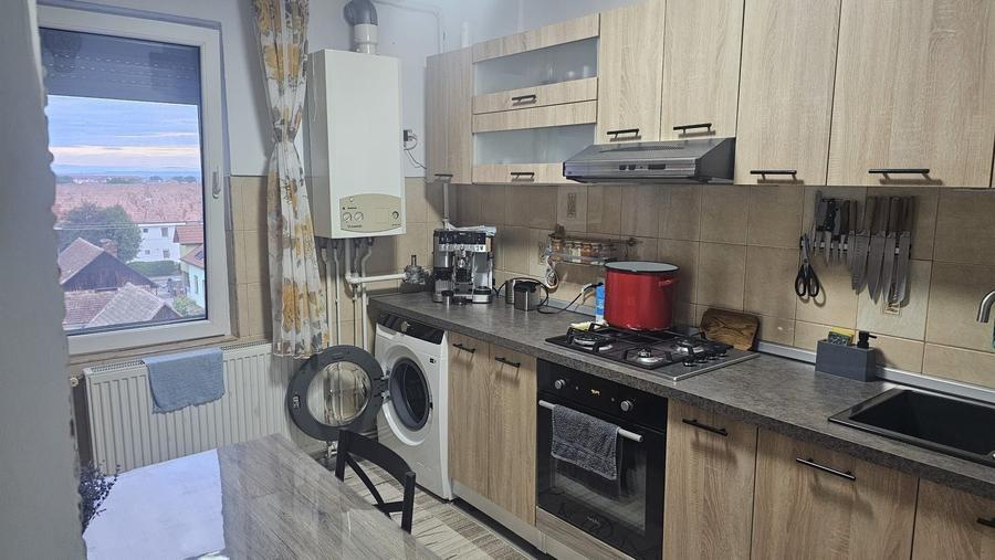 Apartament cu 2 camere decomandat în Central