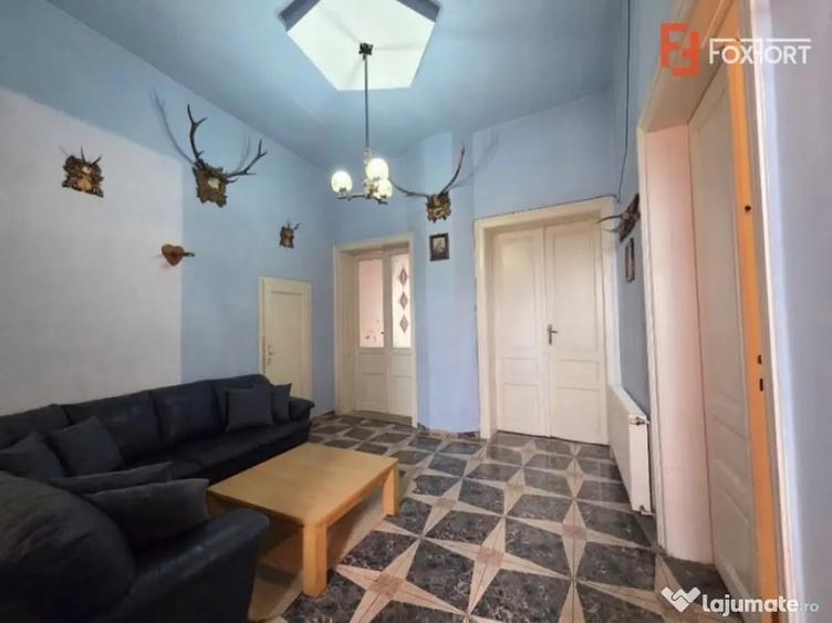 Casă cu 8 camere cu Teren 1649 Mp în Aradul Nou