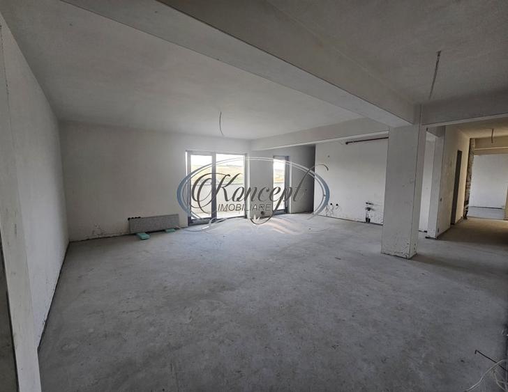 Apartament cu 3 camere semidecomandat în Someșeni