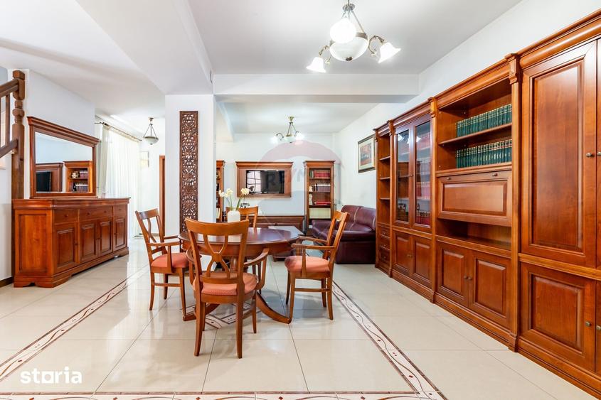 Casă cu 6 camere cu Teren 490 Mp în Giurgiului